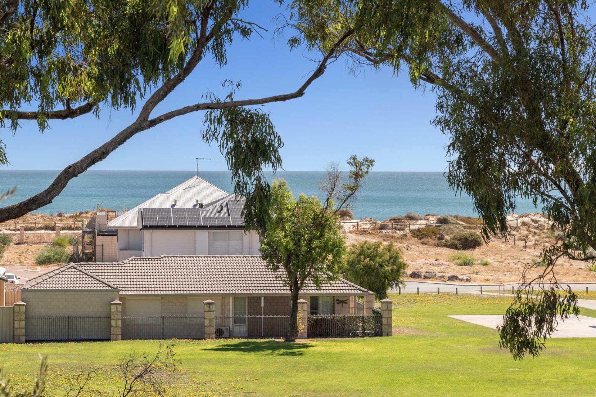 Lush Garden Retreat By The Beach Villa Mandurah Exterior foto